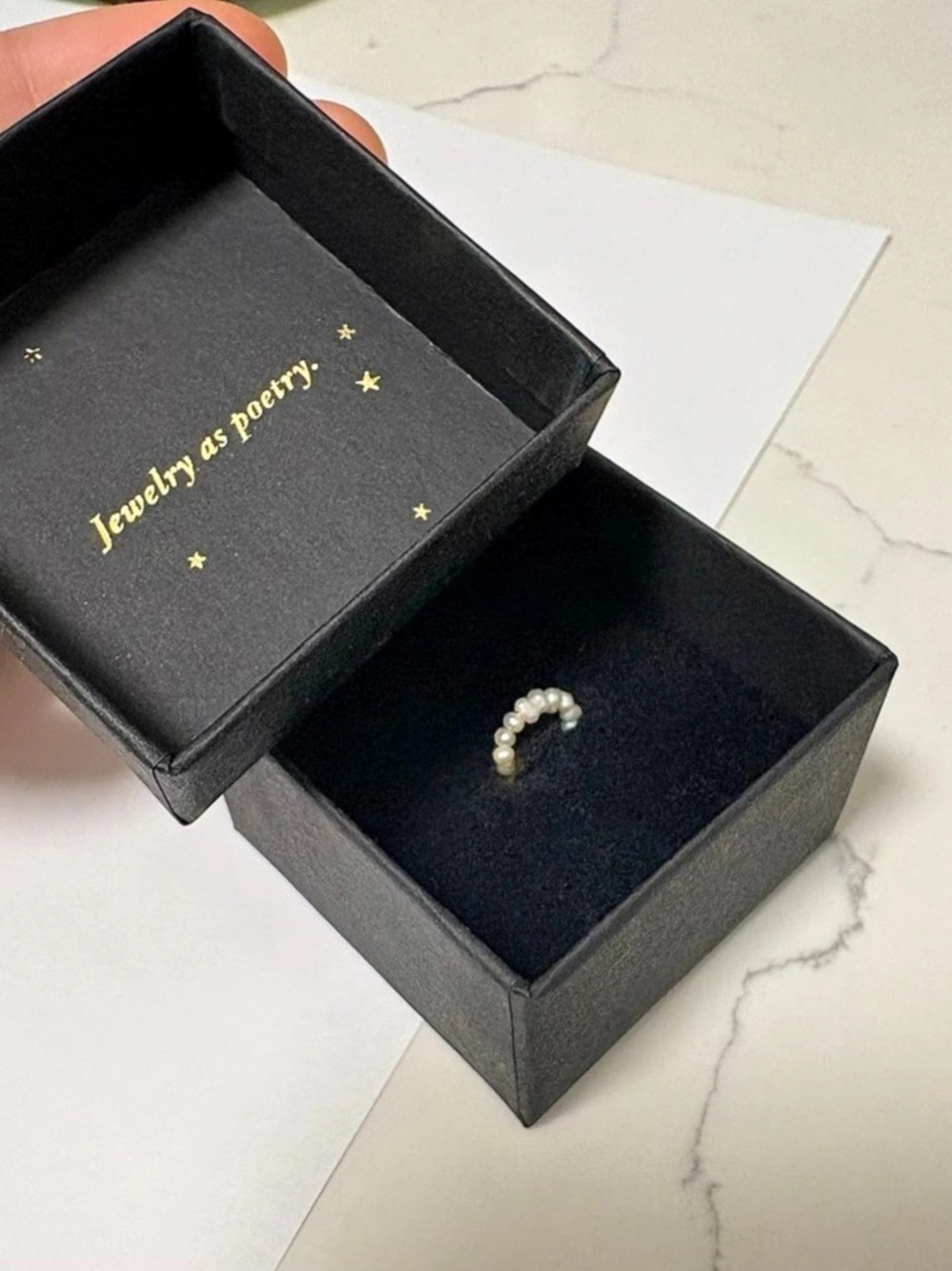Catbird Baby Pearl Hoop Earring (Single)